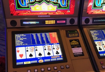 How to Play Video Poker